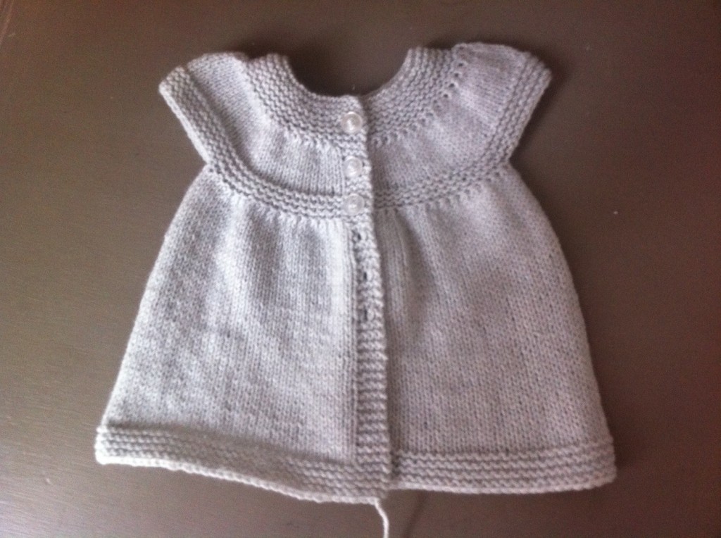 modele tricot layette gratuit fille